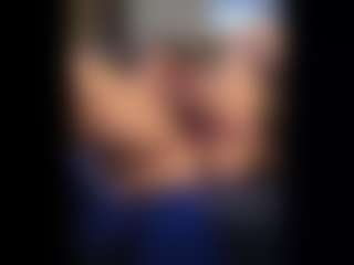 Honestlyfux's Live Sex Cam Show