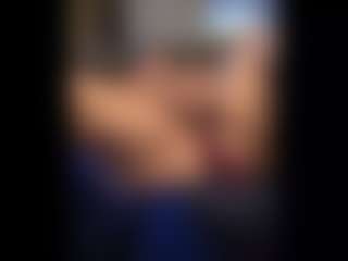 Honestlyfux's Live Sex Cam Show