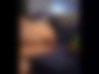 Honestlyfux's Live Sex Cam Show