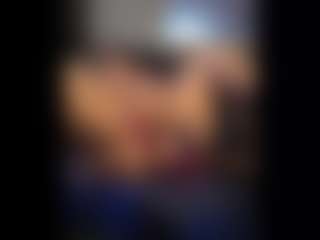 Honestlyfux's Live Sex Cam Show
