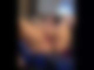 Honestlyfux's Live Sex Cam Show