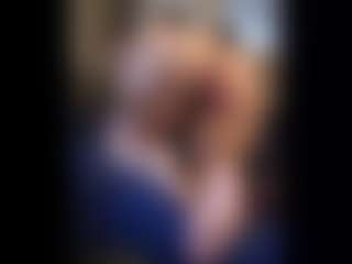 Honestlyfux's Live Sex Cam Show