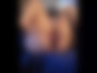 Honestlyfux's Live Sex Cam Show