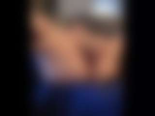 Honestlyfux's Live Sex Cam Show