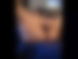Honestlyfux's Live Sex Cam Show
