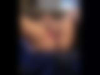 Honestlyfux's Live Sex Cam Show