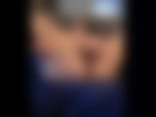 Honestlyfux's Live Sex Cam Show