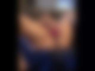 Honestlyfux's Live Sex Cam Show