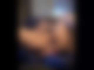 Honestlyfux's Live Sex Cam Show