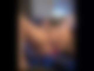 Honestlyfux's Live Sex Cam Show