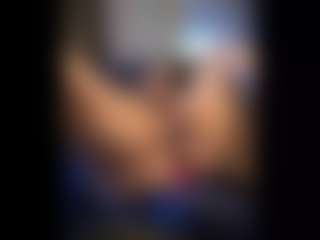 Honestlyfux's Live Sex Cam Show