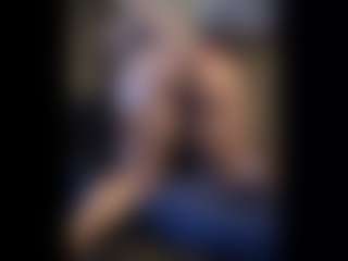 Honestlyfux's Live Sex Cam Show