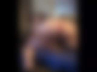 Honestlyfux's Live Sex Cam Show