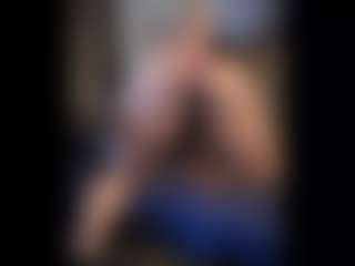 Honestlyfux's Live Sex Cam Show