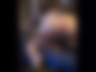 Honestlyfux's Live Sex Cam Show