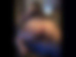Honestlyfux's Live Sex Cam Show