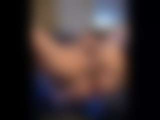 Honestlyfux's Live Sex Cam Show