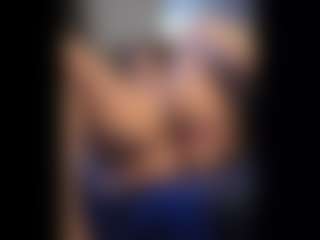Honestlyfux's Live Sex Cam Show