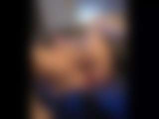 Honestlyfux's Live Sex Cam Show
