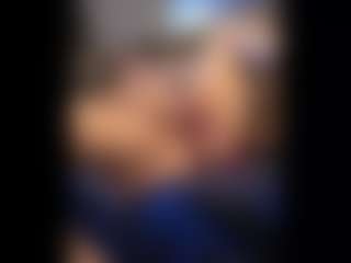 Honestlyfux's Live Sex Cam Show
