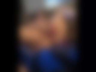 Honestlyfux's Live Sex Cam Show