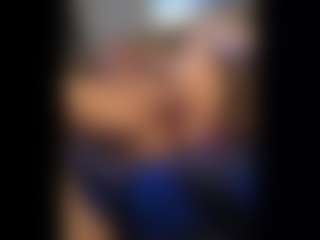 Honestlyfux's Live Sex Cam Show