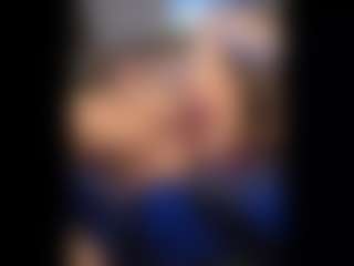 Honestlyfux's Live Sex Cam Show