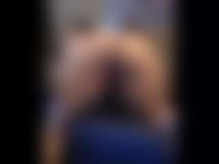 Honestlyfux's Live Sex Cam Show