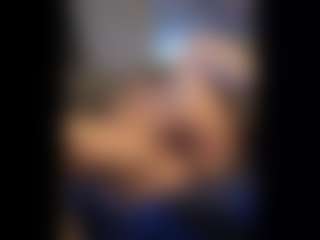 Honestlyfux's Live Sex Cam Show