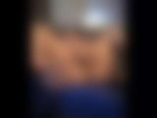 Honestlyfux's Live Sex Cam Show