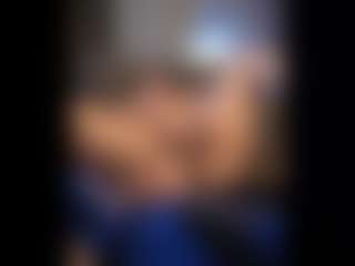 Honestlyfux's Live Sex Cam Show