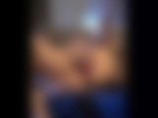 Honestlyfux's Live Sex Cam Show