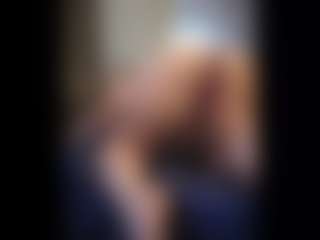 Honestlyfux's Live Sex Cam Show
