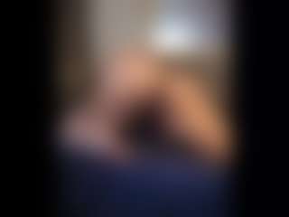 Honestlyfux's Live Sex Cam Show