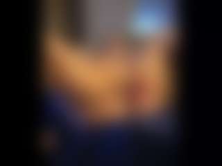 Honestlyfux's Live Sex Cam Show