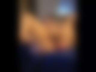 Honestlyfux's Live Sex Cam Show
