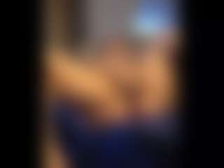 Honestlyfux's Live Sex Cam Show