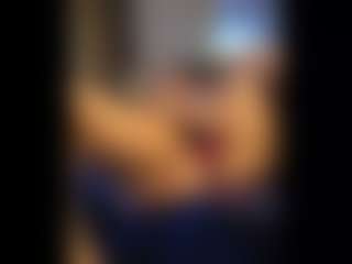 Honestlyfux's Live Sex Cam Show
