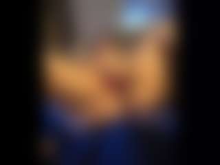 Honestlyfux's Live Sex Cam Show