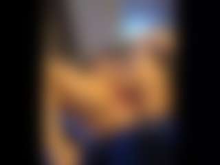 Honestlyfux's Live Sex Cam Show
