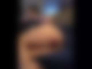 Honestlyfux's Live Sex Cam Show