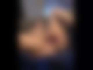 Honestlyfux's Live Sex Cam Show