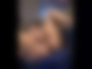 Honestlyfux's Live Sex Cam Show