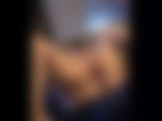 Honestlyfux's Live Sex Cam Show