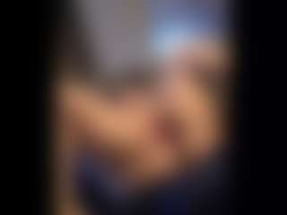 Honestlyfux's Live Sex Cam Show