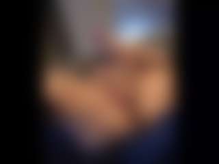 Honestlyfux's Live Sex Cam Show