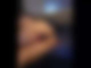 Honestlyfux's Live Sex Cam Show