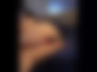 Honestlyfux's Live Sex Cam Show