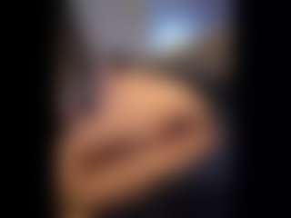 Honestlyfux's Live Sex Cam Show