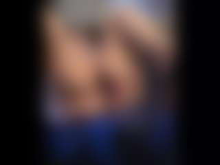 Honestlyfux's Live Sex Cam Show